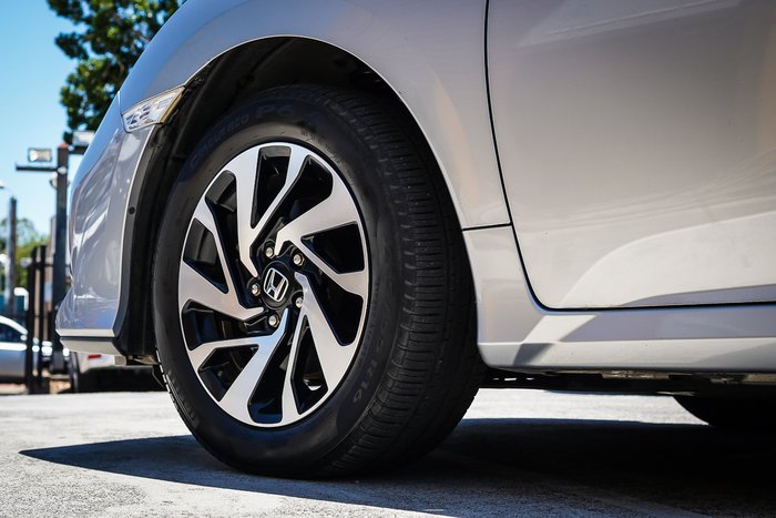 2018 HONDA CIVIC VTi-S