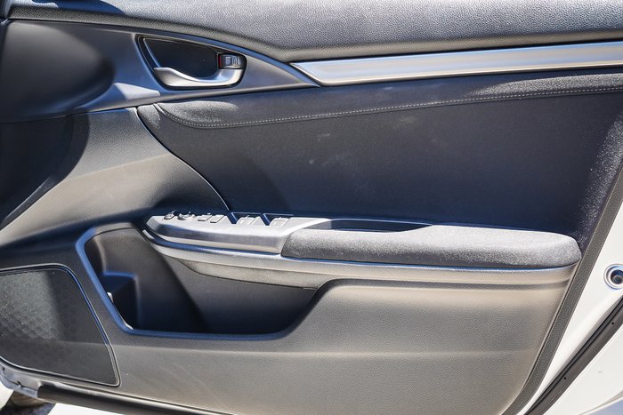 2018 HONDA CIVIC VTi-S