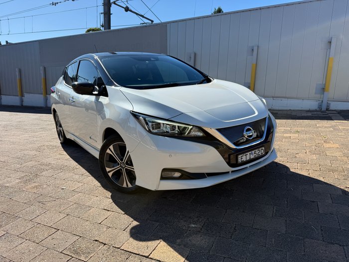 2022 Nissan LEAF ZE1