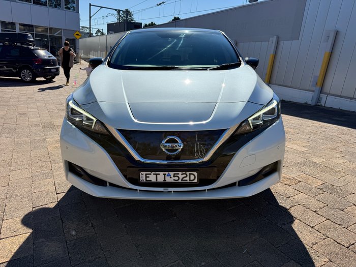 2022 Nissan LEAF ZE1