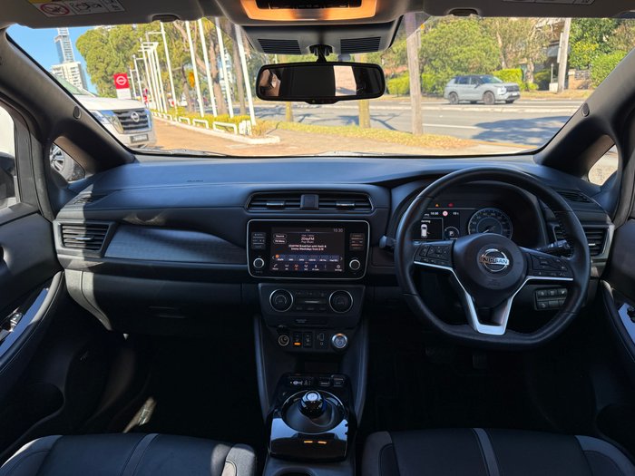 2022 Nissan LEAF ZE1