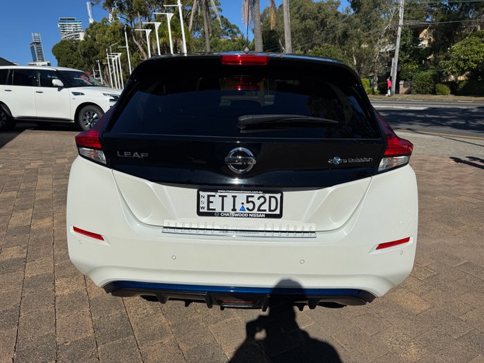 2022 Nissan LEAF ZE1
