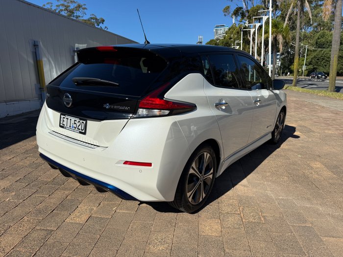 2022 Nissan LEAF ZE1