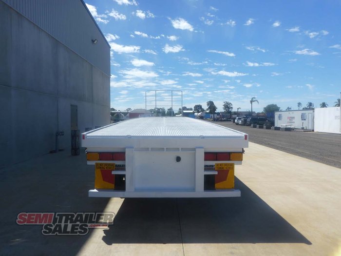 1999 Freighter 48FT Flat Top