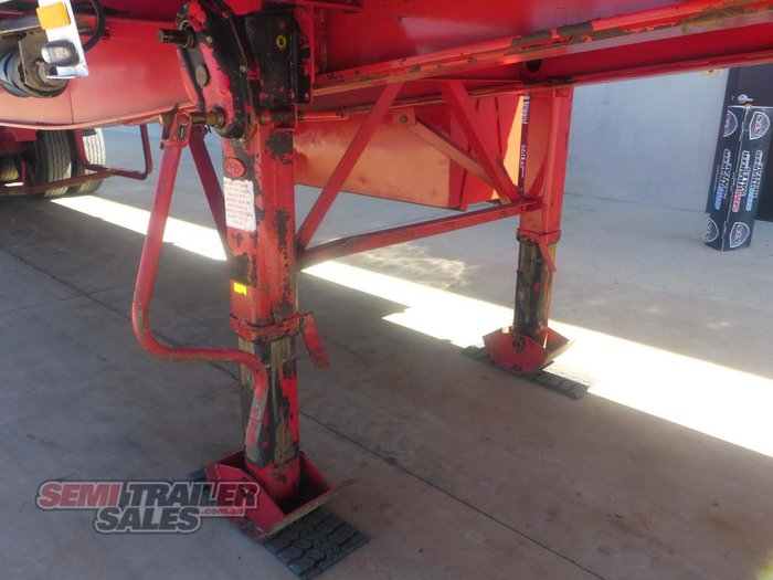 1999 Freighter 48FT Flat Top