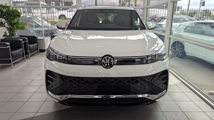 2026 VOLKSWAGEN Tiguan R-LINE