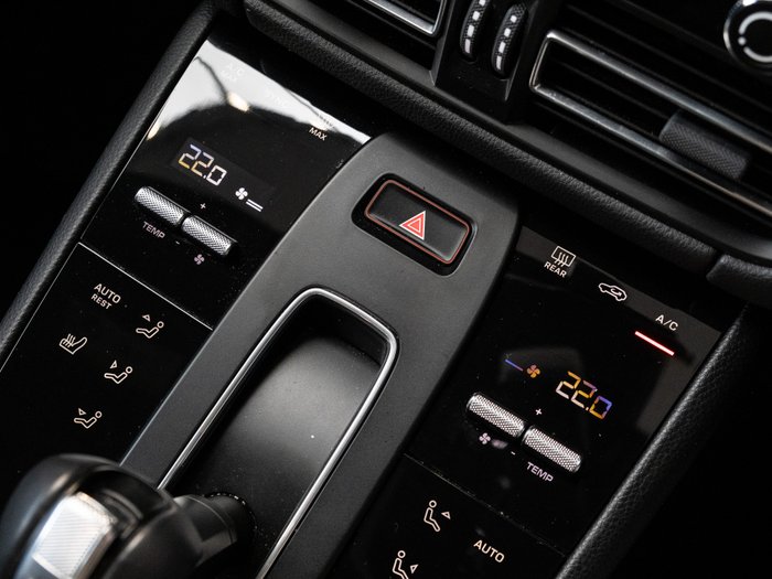 2025 Porsche 911 Carrera GTS