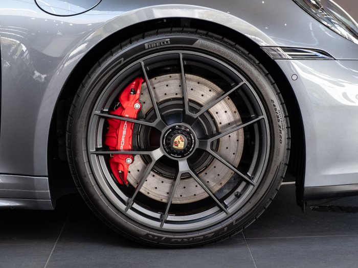 2025 Porsche 911 Carrera GTS