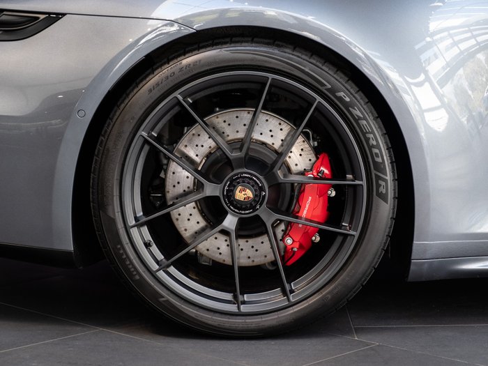 2025 Porsche 911 Carrera GTS