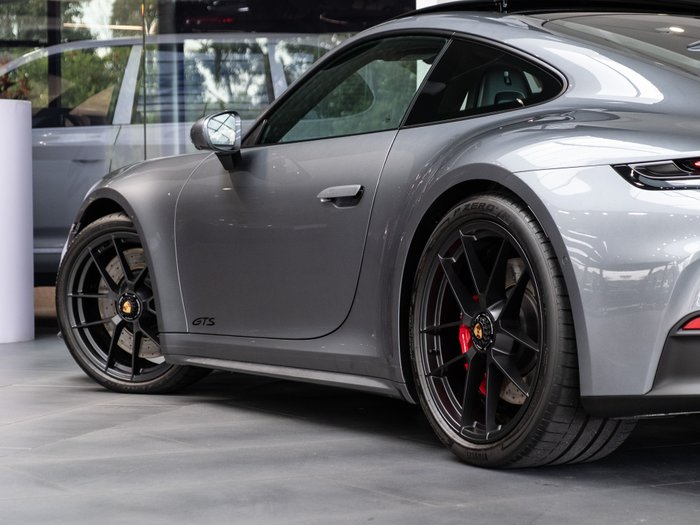 2025 Porsche 911 Carrera GTS
