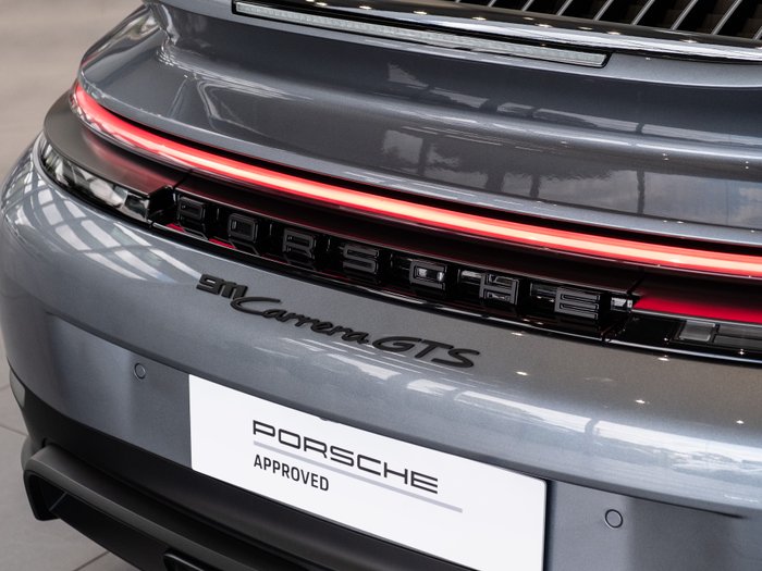 2025 Porsche 911 Carrera GTS