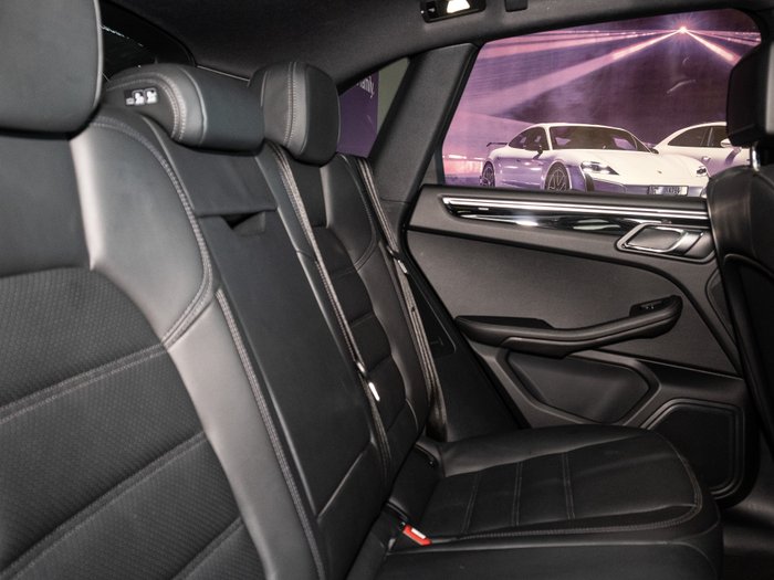 2025 Porsche 911 Carrera GTS