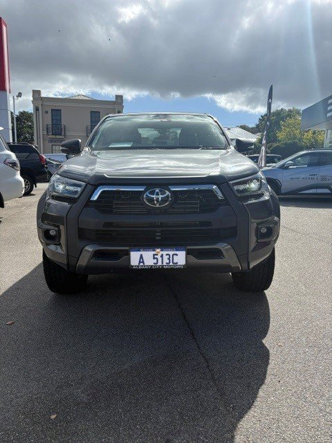 2022 Toyota Hilux Rogue (4x4)