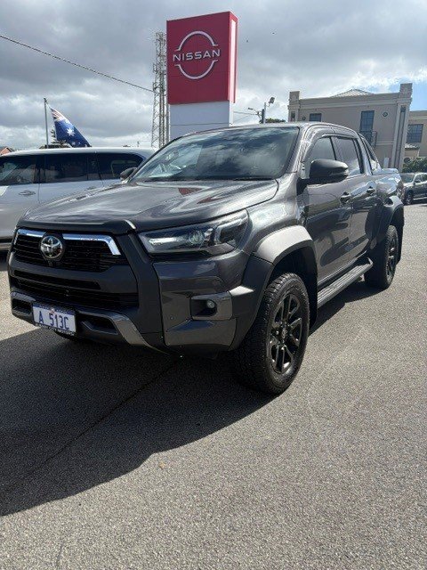 2022 Toyota Hilux Rogue (4x4)