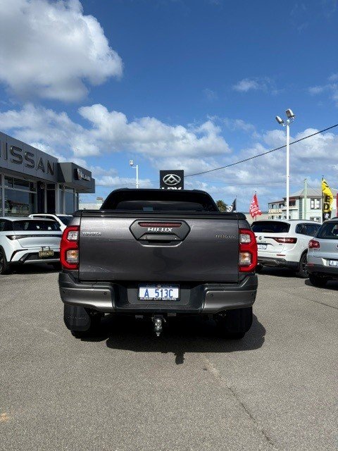 2022 Toyota Hilux Rogue (4x4)