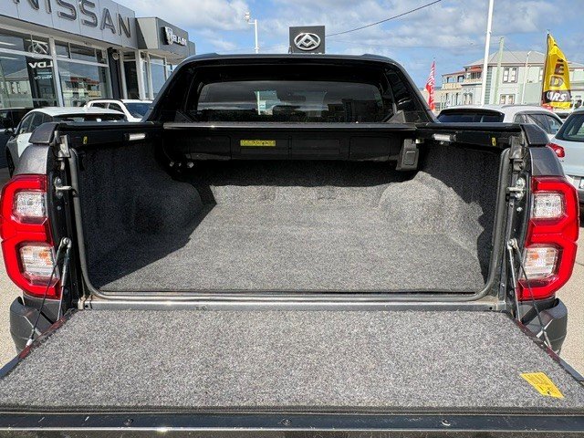 2022 Toyota Hilux Rogue (4x4)