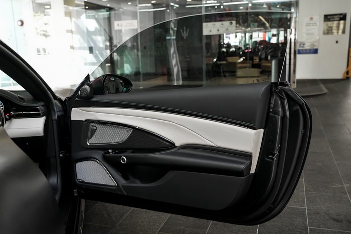 2024 Maserati GranTurismo Trofeo M189 MY24 AWD Nero Cometa Texturized