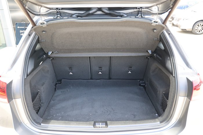 2020 MERCEDES-BENZ B180