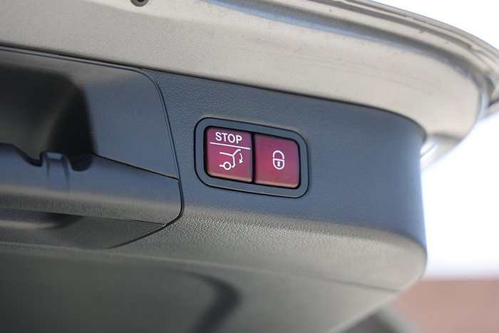 2020 MERCEDES-BENZ B180