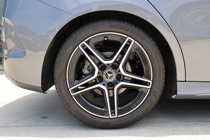 2020 MERCEDES-BENZ B180