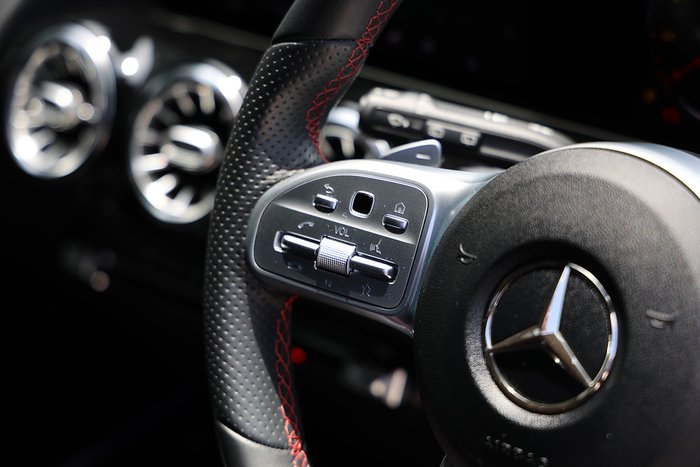 2020 MERCEDES-BENZ B180