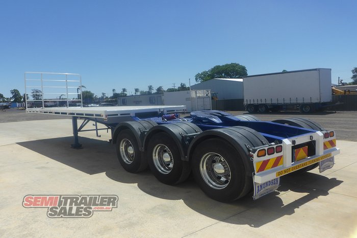 2005 Barker 12 Pallet Flat Top A Trailer