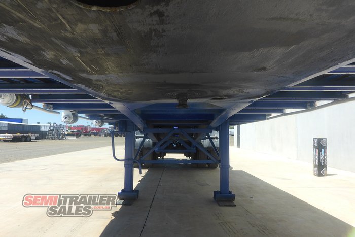 2005 Barker 12 Pallet Flat Top A Trailer