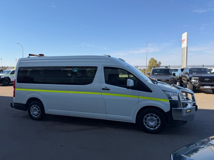 2022 Toyota HIACE