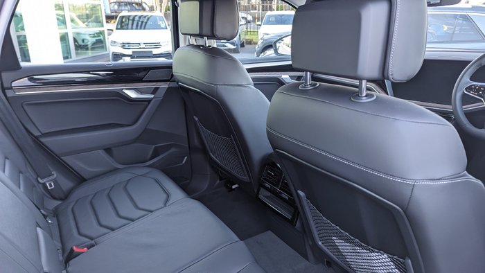 2023 VOLKSWAGEN Touareg