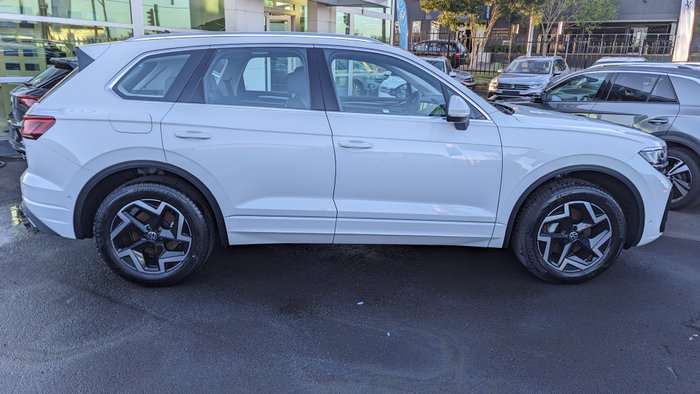 2023 VOLKSWAGEN Touareg