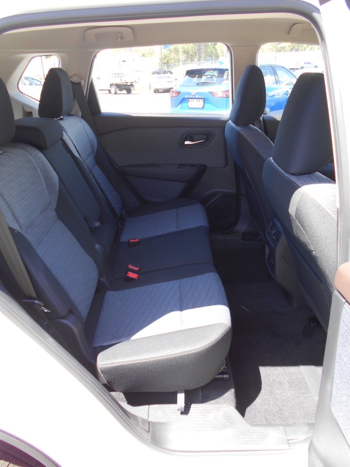 2025 Nissan X-TRAIL ST