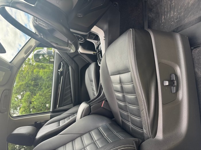 2019 ISUZU MU-X LS-T