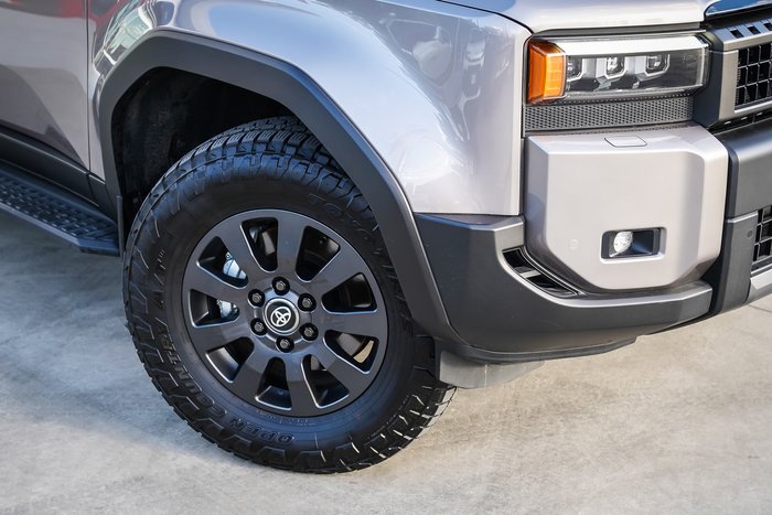 2025 Toyota PRADO