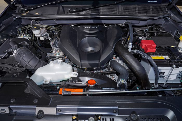 2025 Isuzu MU-X LS-T