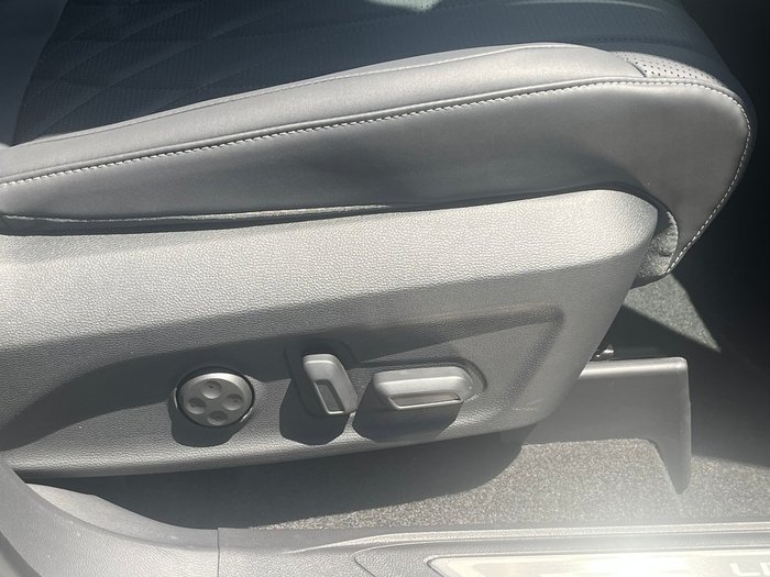 2025 LDV D90 Executive 