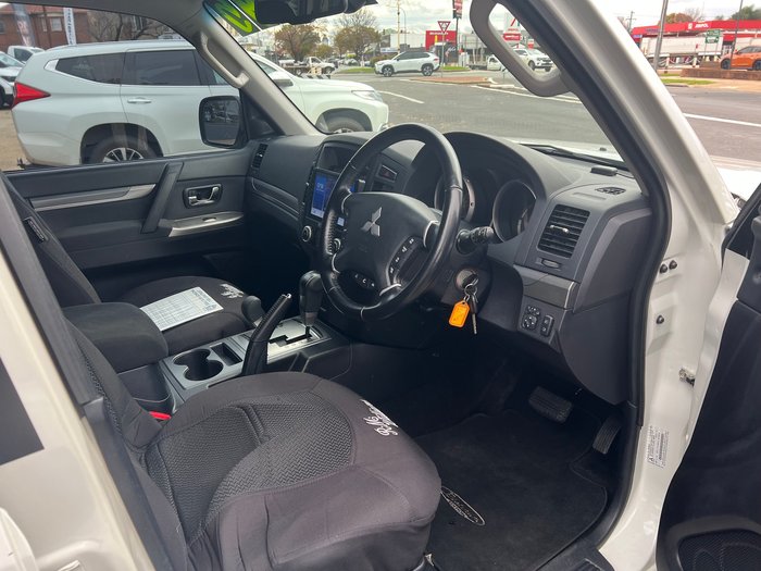 2012 MITSUBISHI PAJERO PLATINUM 2