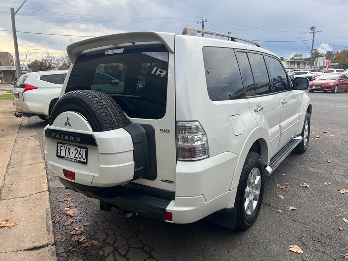 2012 MITSUBISHI PAJERO PLATINUM 2