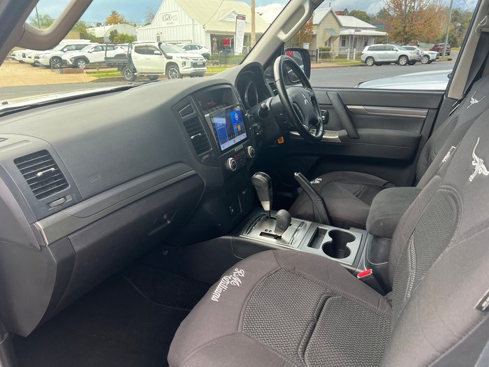 2012 MITSUBISHI PAJERO PLATINUM 2