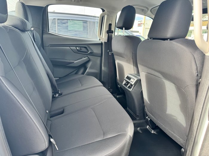 2026 ISUZU D-MAX SX