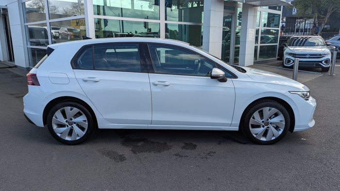 2025 VOLKSWAGEN Golf LIFE