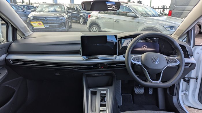 2025 VOLKSWAGEN Golf LIFE