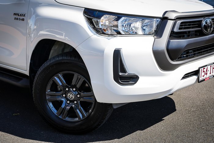 2023 Toyota HILUX SR