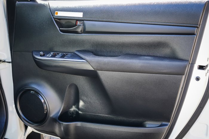 2023 Toyota HILUX SR