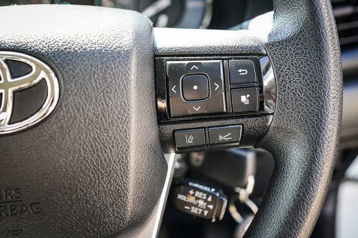 2023 Toyota HILUX SR