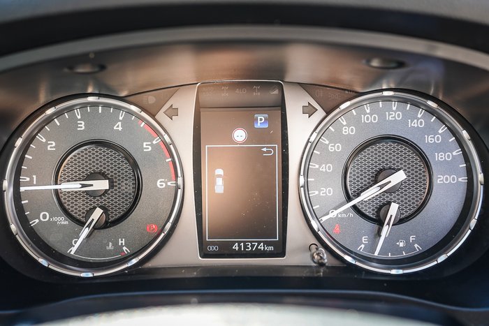 2023 Toyota HILUX SR