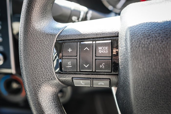 2023 Toyota HILUX SR