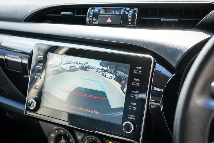 2023 Toyota HILUX SR