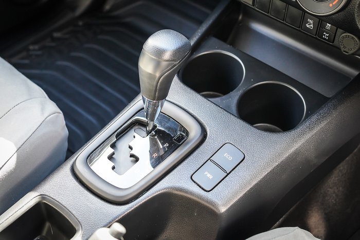 2023 Toyota HILUX SR