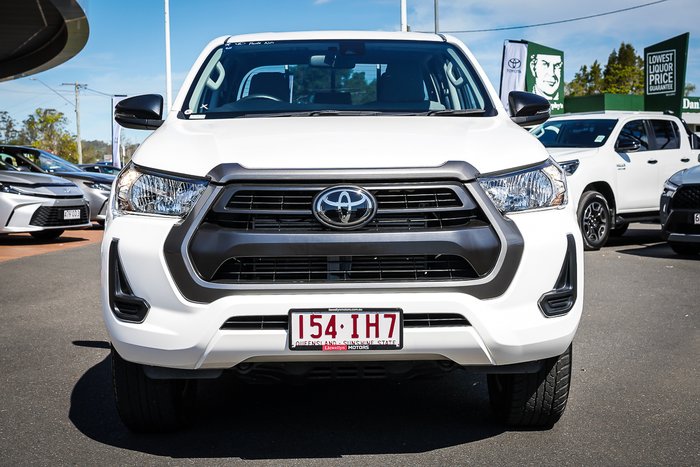 2023 Toyota HILUX SR