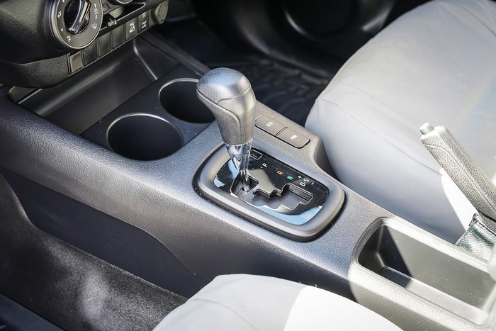 2023 Toyota HILUX SR